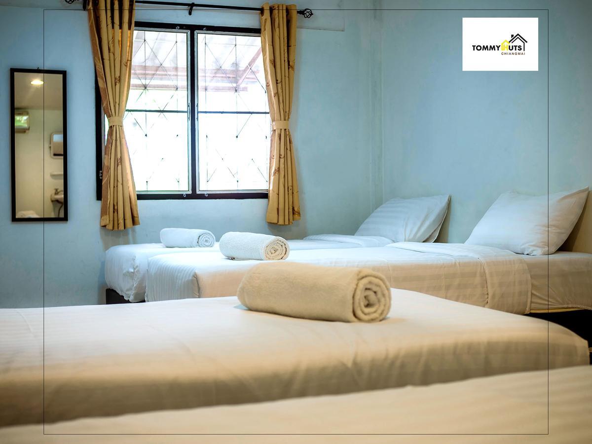 Tommy Huts Hotel Чиангмай Екстериор снимка