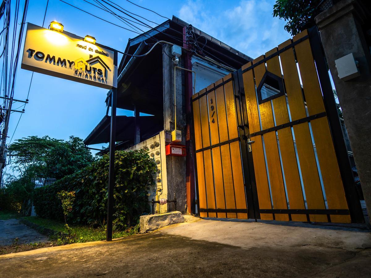Tommy Huts Hotel Чиангмай Екстериор снимка